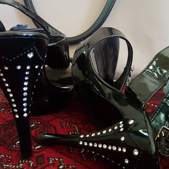 High heels - Picture 3 of 4